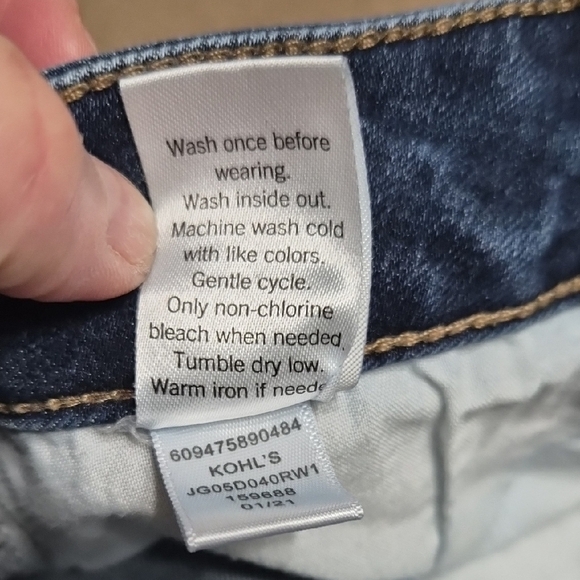 SO Women's Distressed Jean Shorts - Dark Blue Size 7/28W - Picture 12 of 13